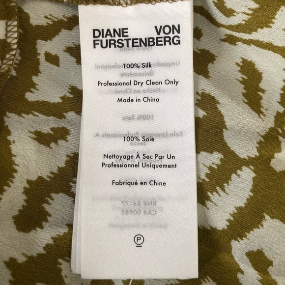 Diane Von Furstenberg silk ikat print wrap top. Size medium. - Picture 4 of 5